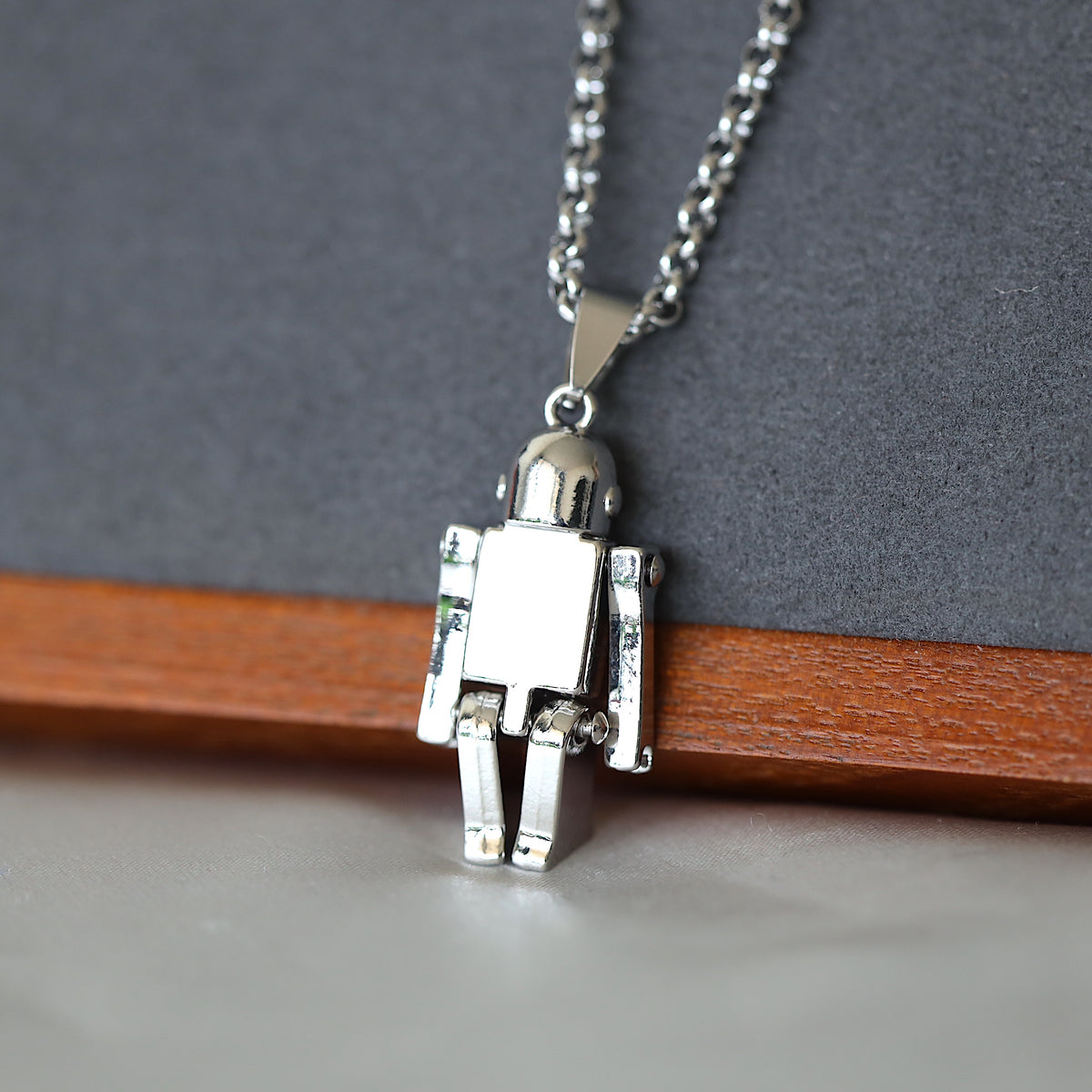 Silver Robert Necklace