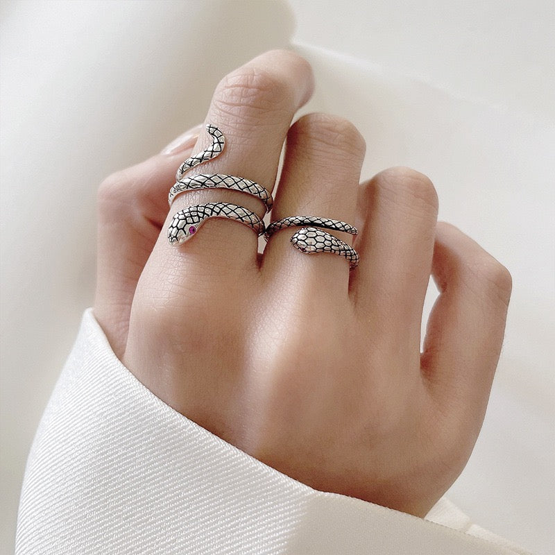 Red Eyes Serpent Ring