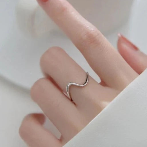 Simple Curve Band Ring