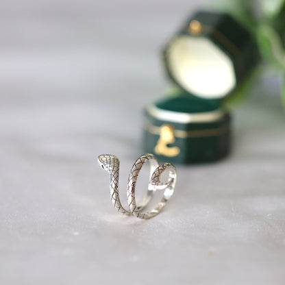 Red Eyes Serpent Ring