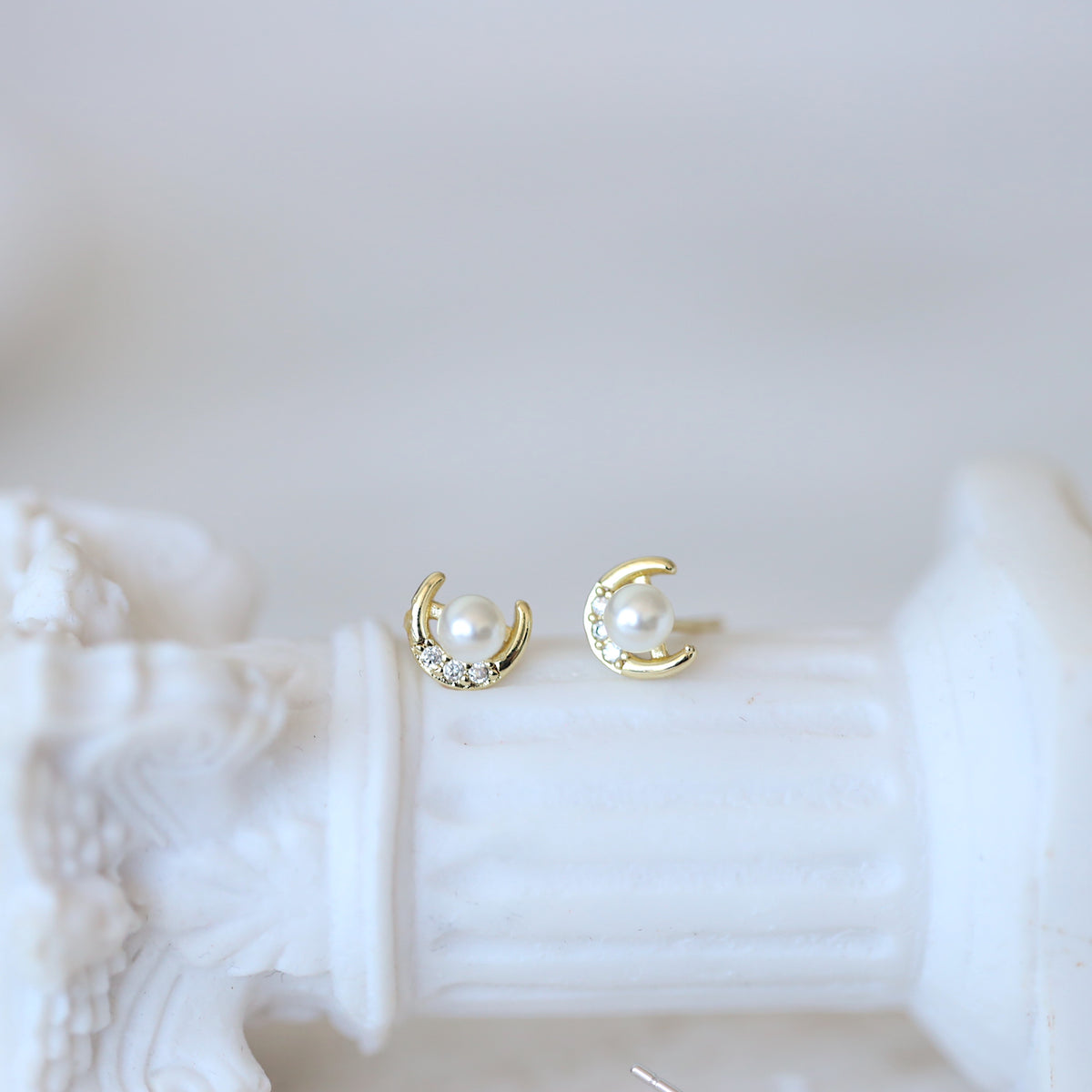 Moon Pearl Ear Studs