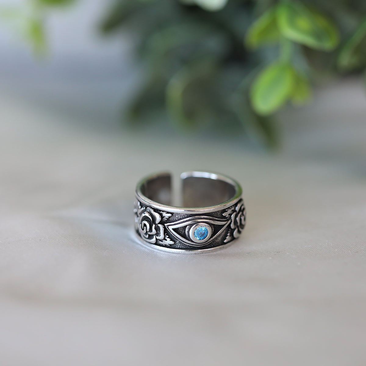 Blue Gem Eye Ring