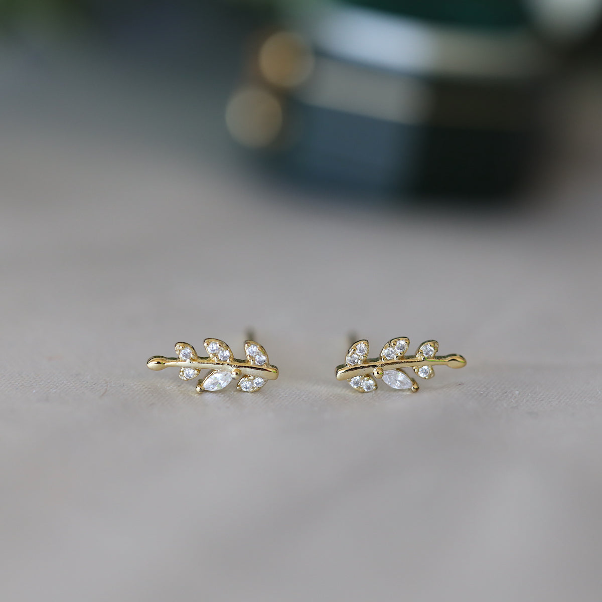 Tiny Leaf Ear Climbers