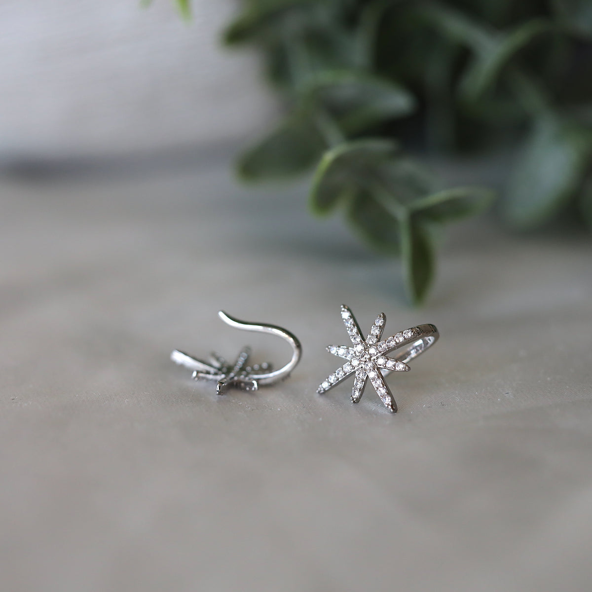 2 Pieces Silver Star Ear Cuffs