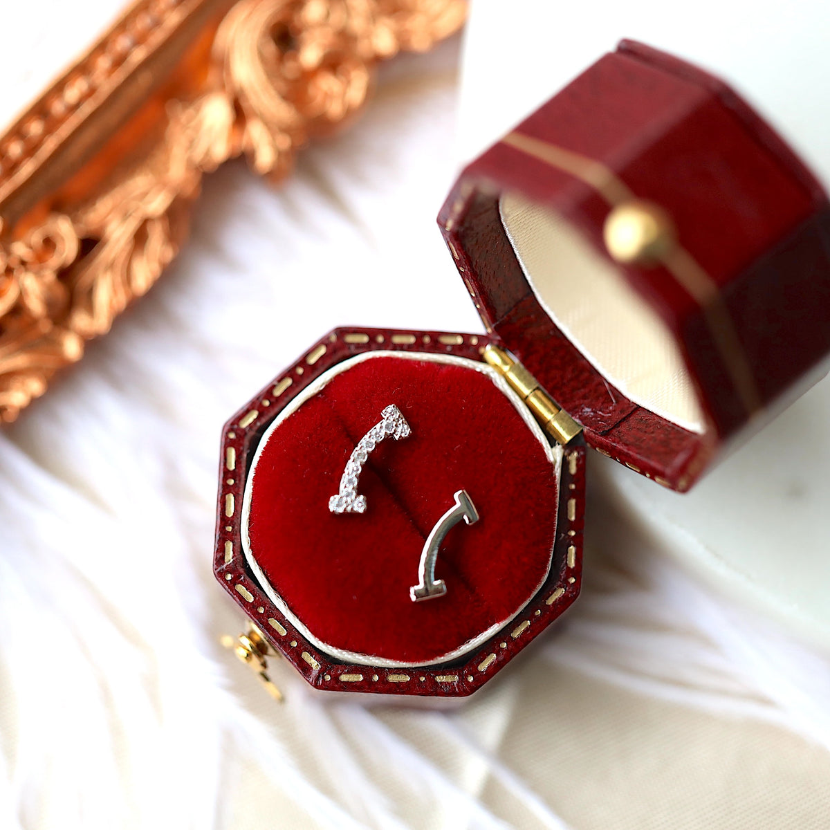 Smile Curve Ear Studs