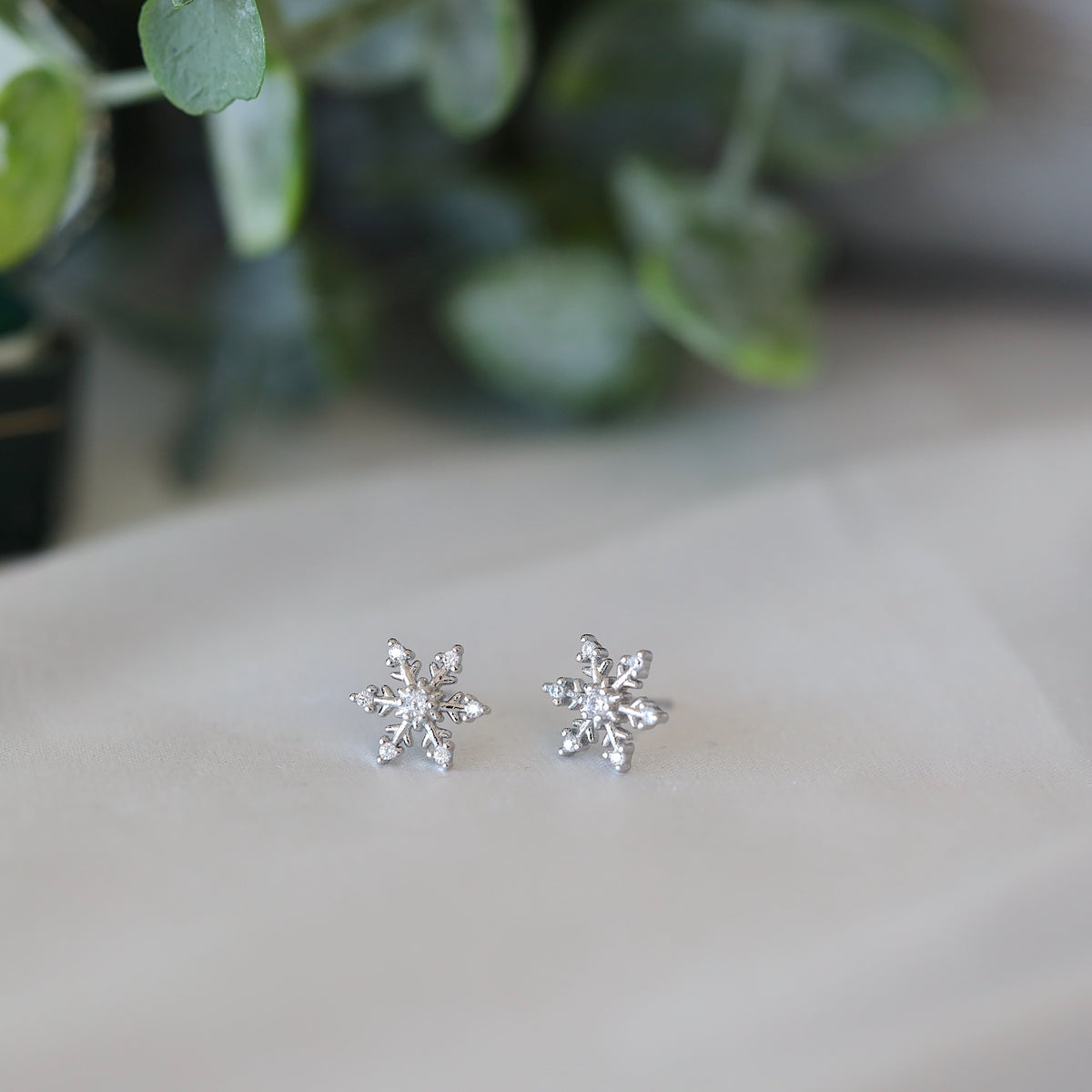 Silver Snowflake Studs Earrings