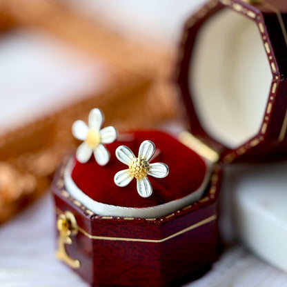 Silver Daisy Ear Studs