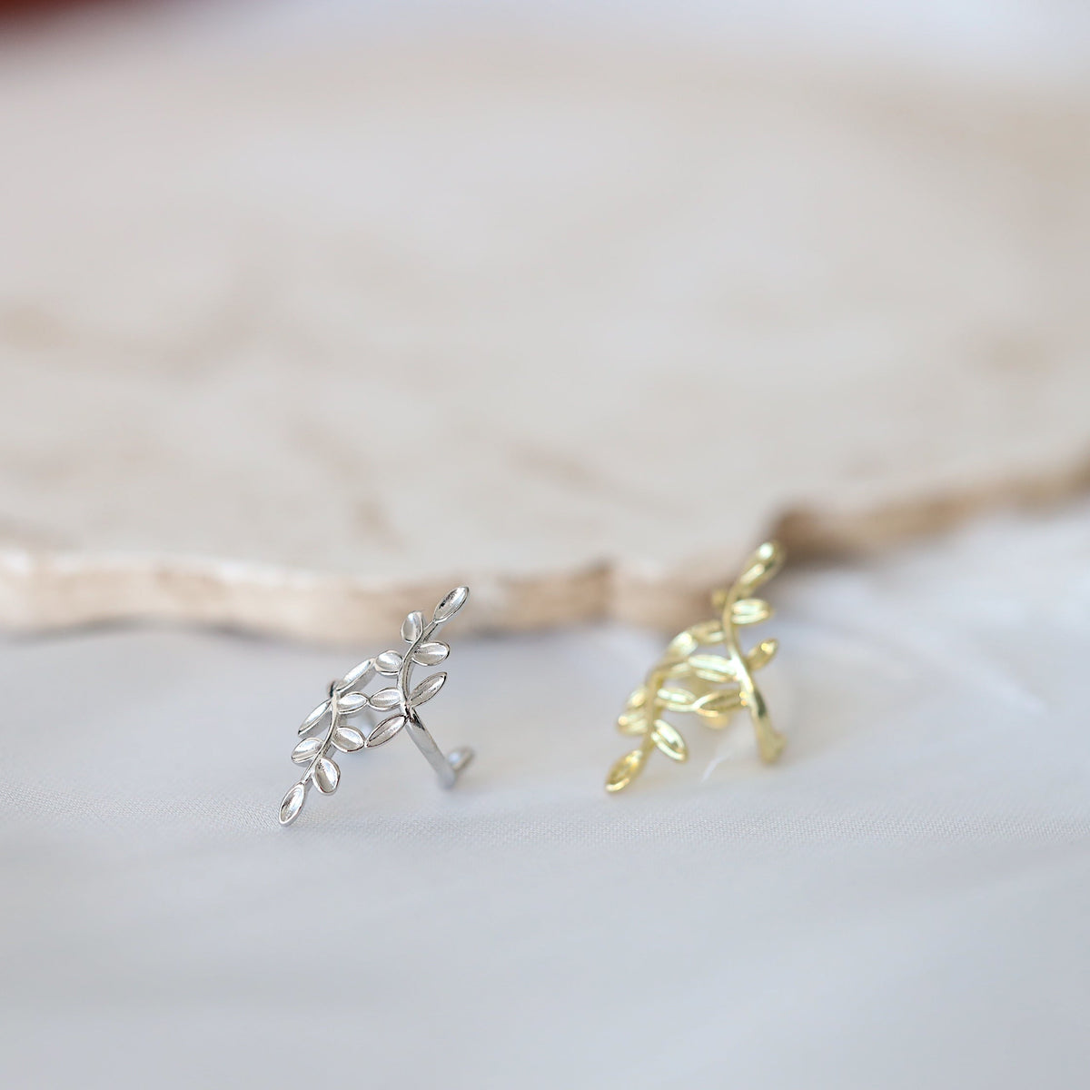 Set of 2 Gold Leaves Ear Cuffs