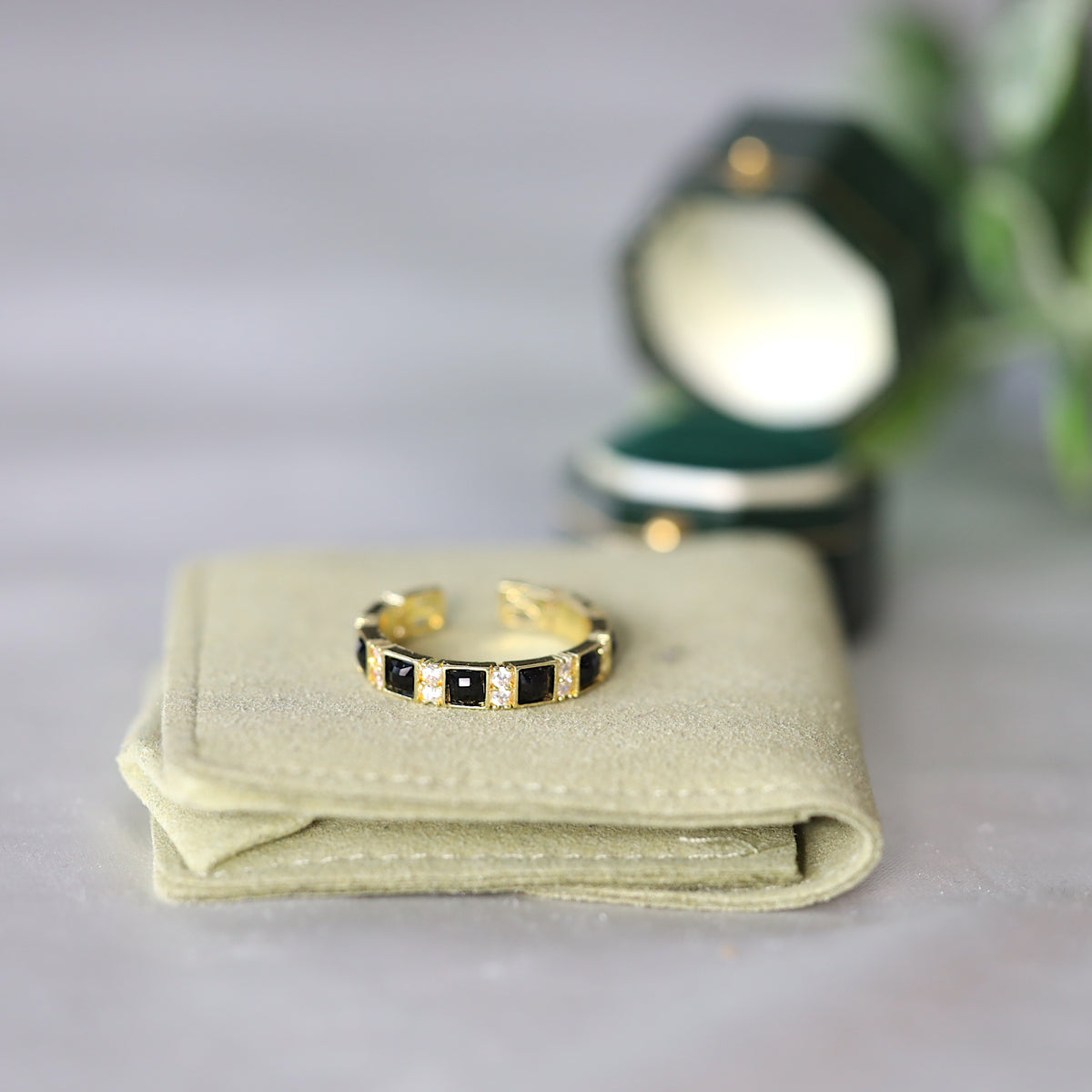 Black & White Ring