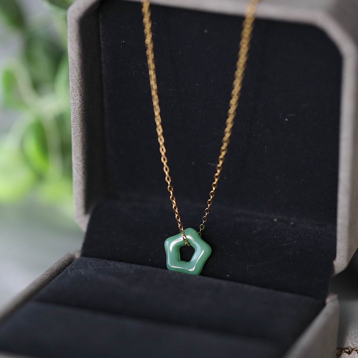Green Jade Flower Necklace