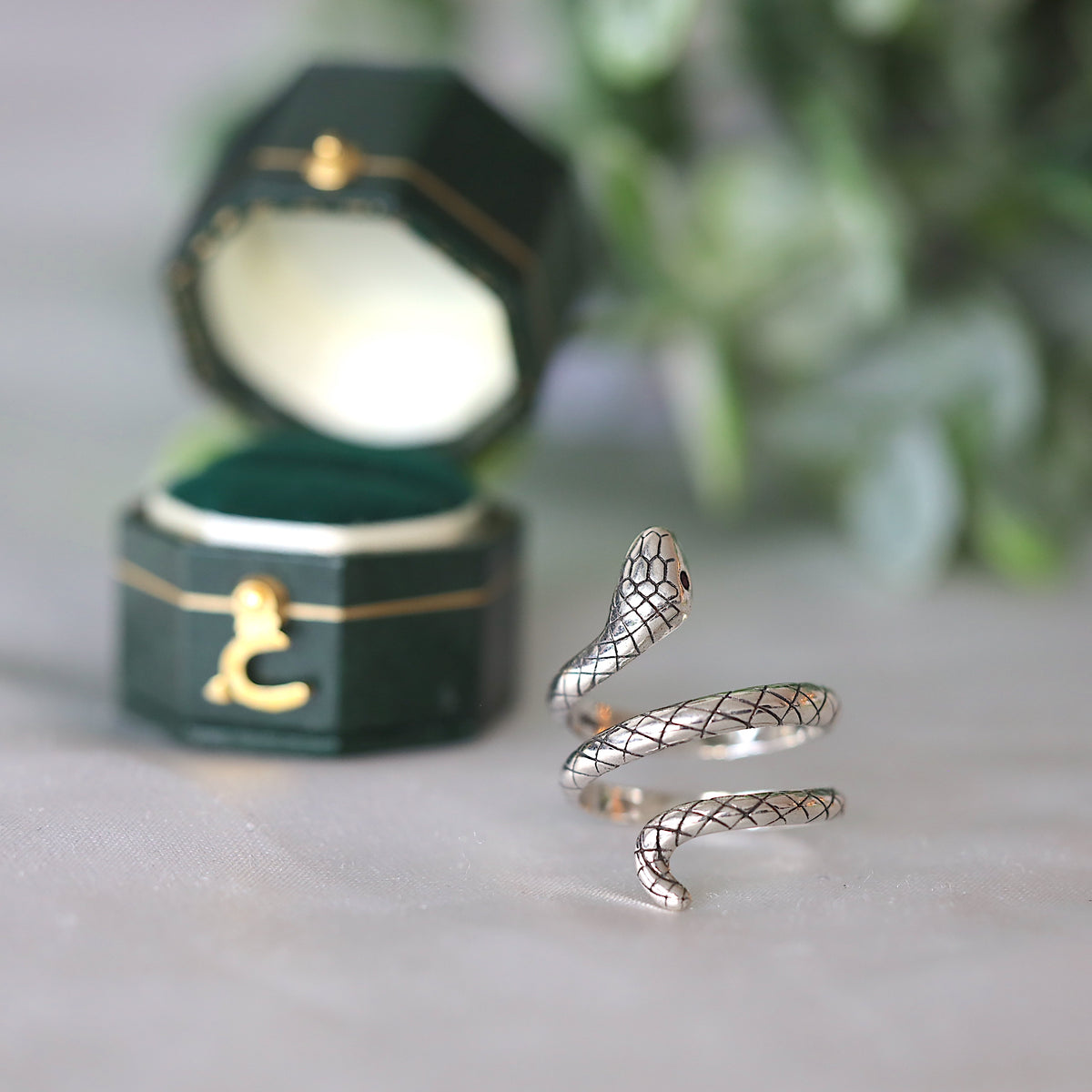 Red Eyes Serpent Ring