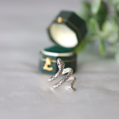 Red Eyes Serpent Ring