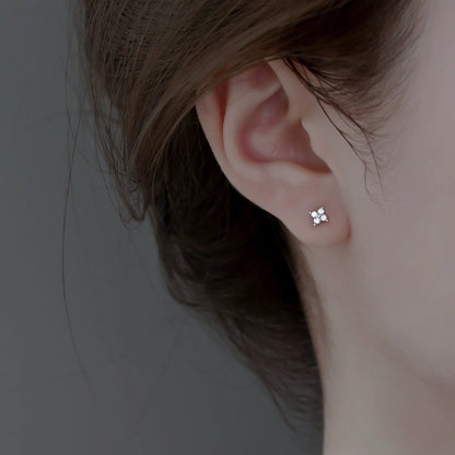 Tiny Clover Flower Ear Studs