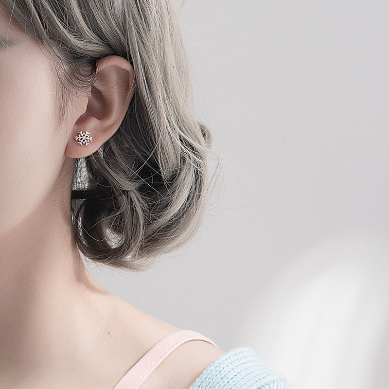 Silver Snow Ear Studs