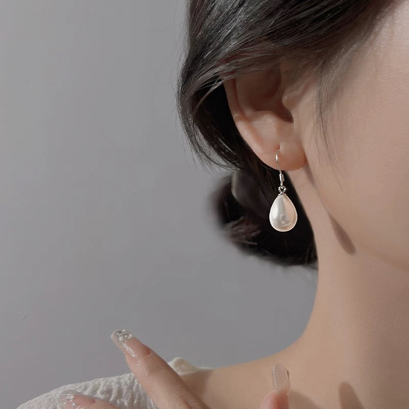 Waterdrop Pearl Hook Earrings