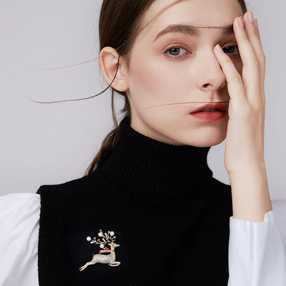 Christmas Deer Brooch b18 b19