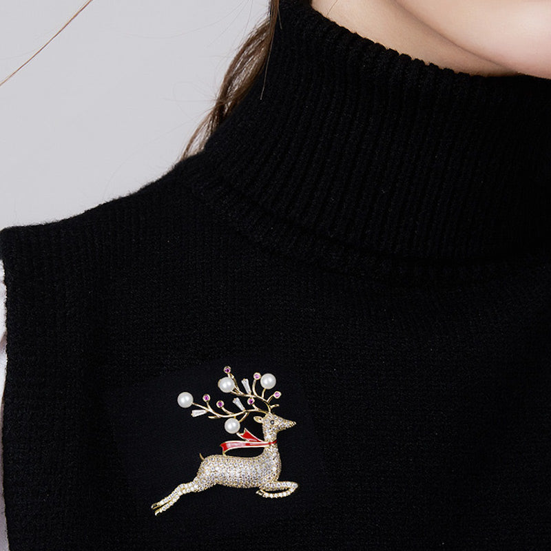 Christmas Deer Brooch b18 b19