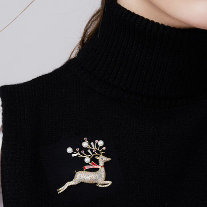 Christmas Deer Brooch b18 b19