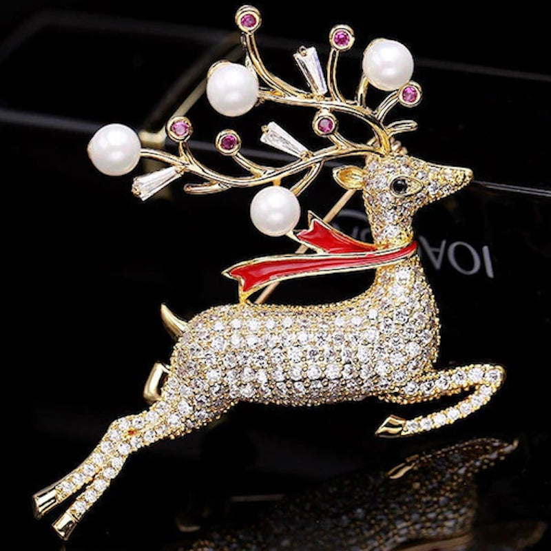 Christmas Deer Brooch b18 b19